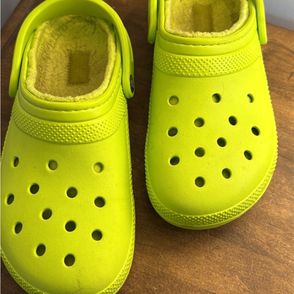 Crocs- Lime Punch, fleece lined